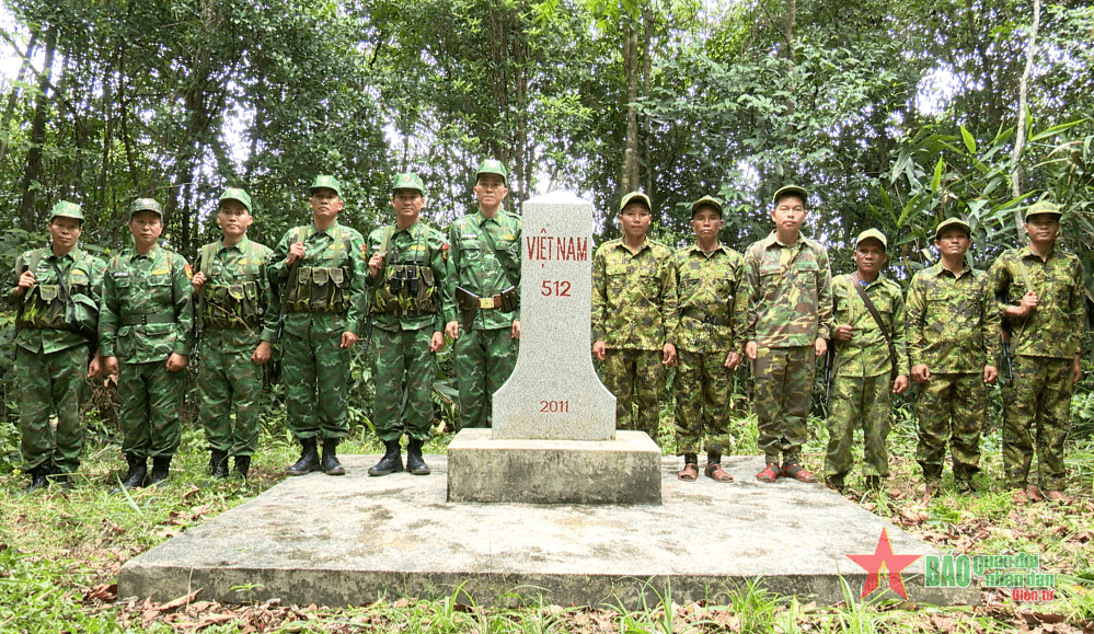 Tuần tra song phương đảm bảo an ninh trên tuyến biên giới tỉnh Hà Tĩnh - Khăm Muộn