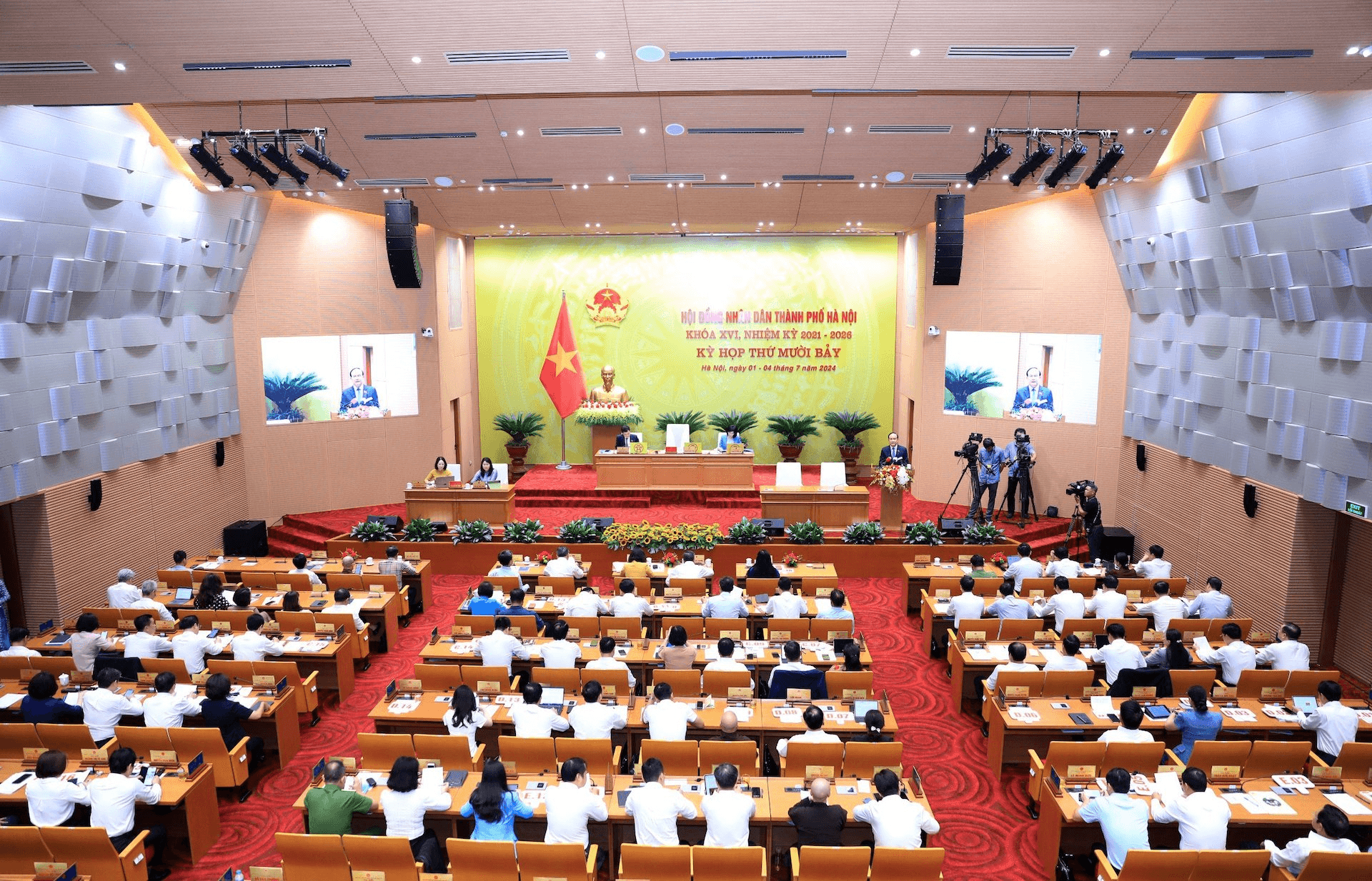 Khai mạc phiên chất vấn và trả lời chất vấn của Hội đồng nhân dân thành phố Hà Nội