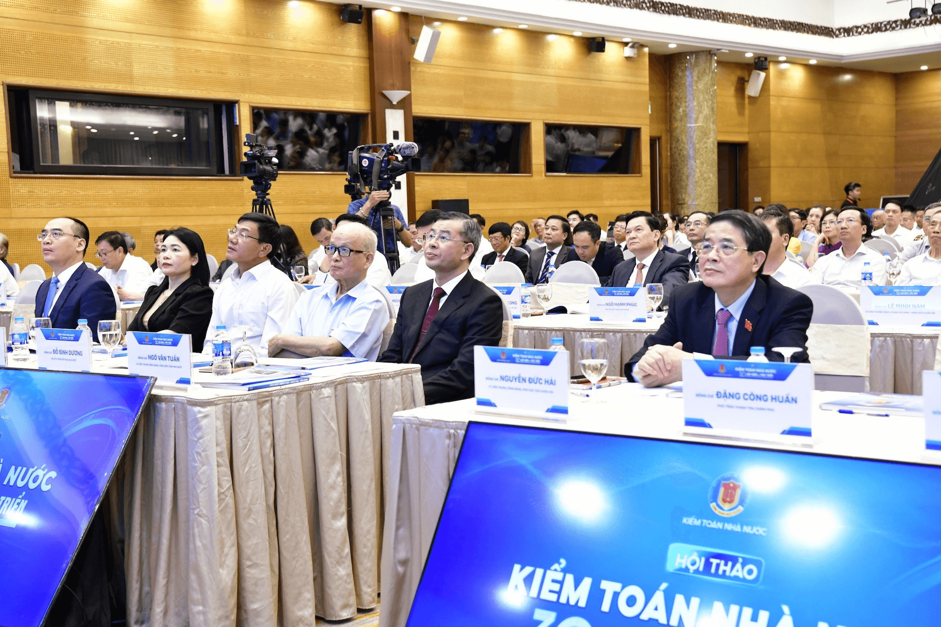Hoàn thiện công tác quản lý nguồn lực tài chính quốc gia