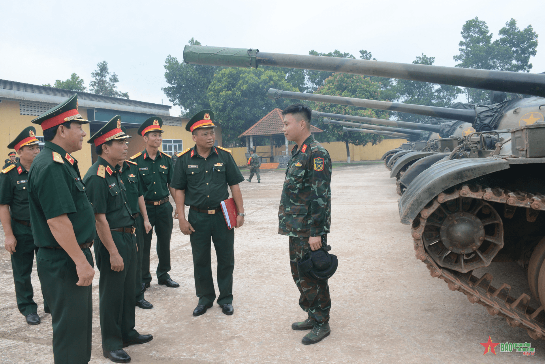 Bộ Quốc phòng kiểm tra toàn diện Lữ đoàn 202