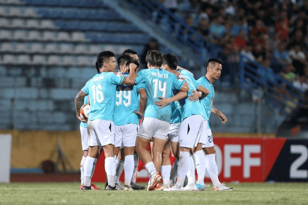 Hồng Lĩnh Hà Tĩnh trụ lại V-League