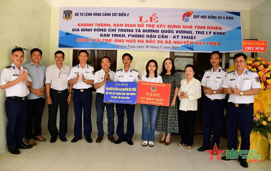 Vùng Cảnh sát biển 2 bàn giao Nhà tình nghĩa