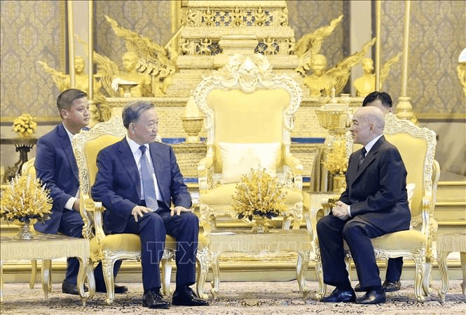 Chủ tịch nước Tô Lâm hội kiến Quốc vương Norodom Sihamoni
