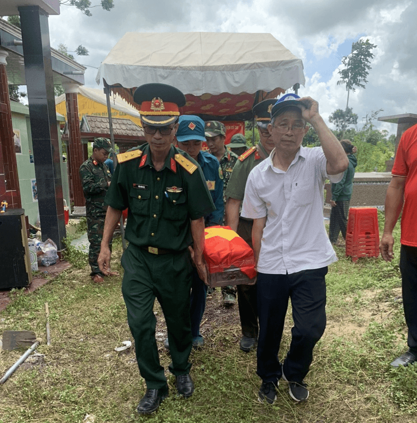 Di dời hài cốt liệt sĩ Võ Thị Giẩm về Nghĩa trang Liệt sĩ huyện Củ Chi