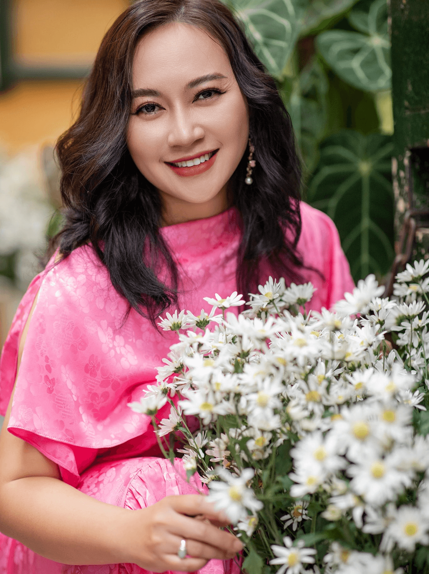 Hà Nội hào hoa thanh lịch: “Họa mi” Khánh Linh viết tiếp giấc mơ của mẹ