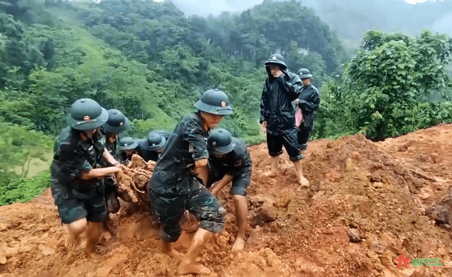 Hà Giang: Sạt lở đất đá khiến 7 người tử vong và 4 người bị thương