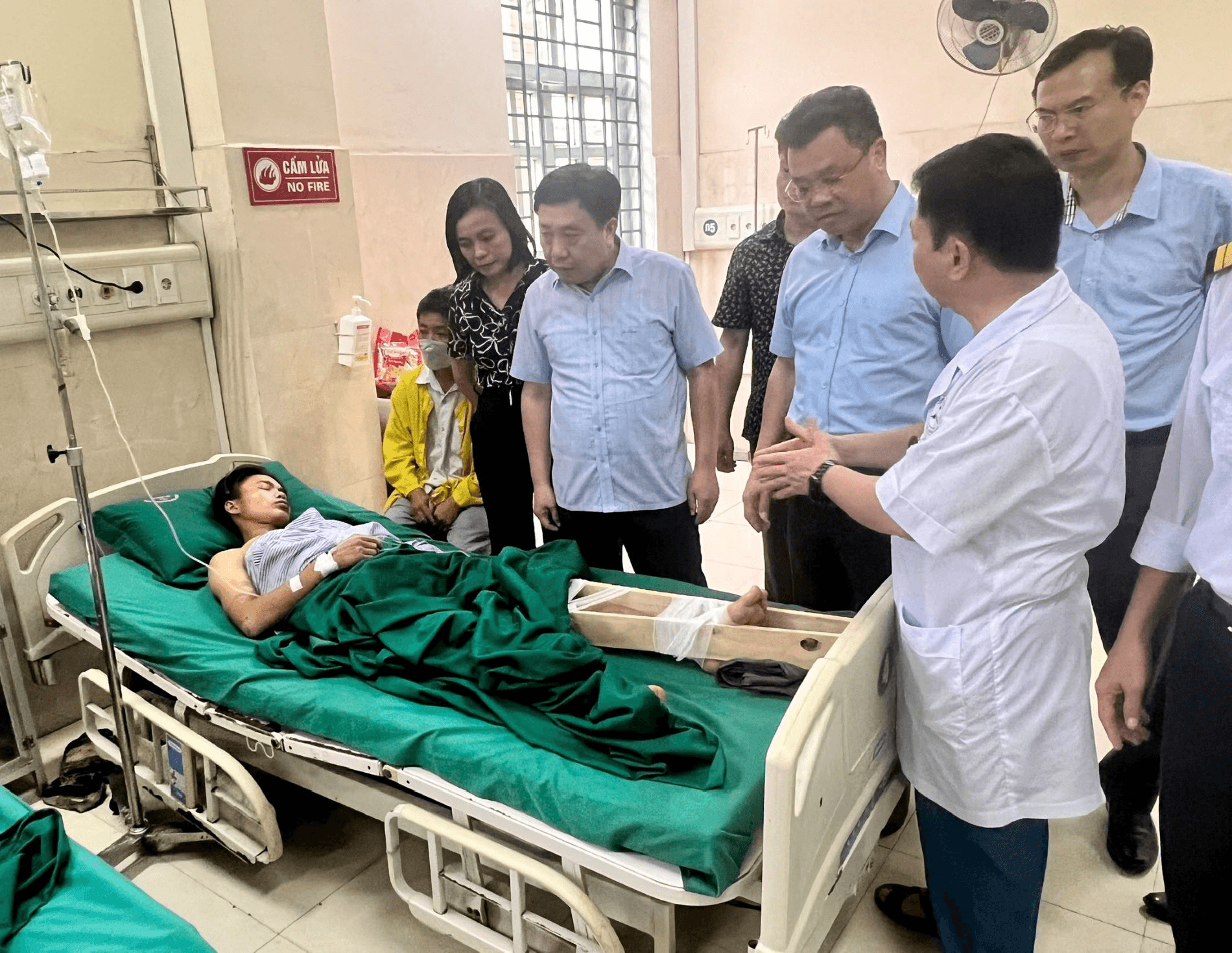 Ủy ban An toàn giao thông Quốc gia thăm hỏi, hỗ trợ nạn nhân vụ sạt lở tại Hà Giang