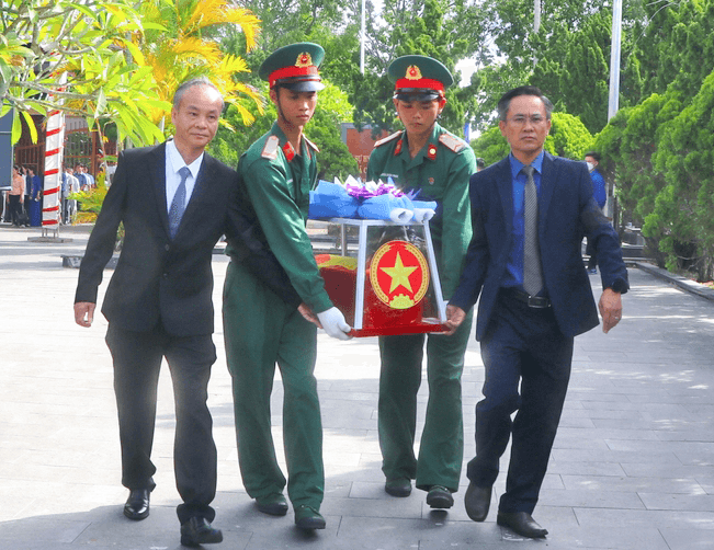 Thị xã An Khê (tỉnh Gia Lai): Tổ chức lễ truy điệu và an táng 5 hài cốt liệt sĩ

​