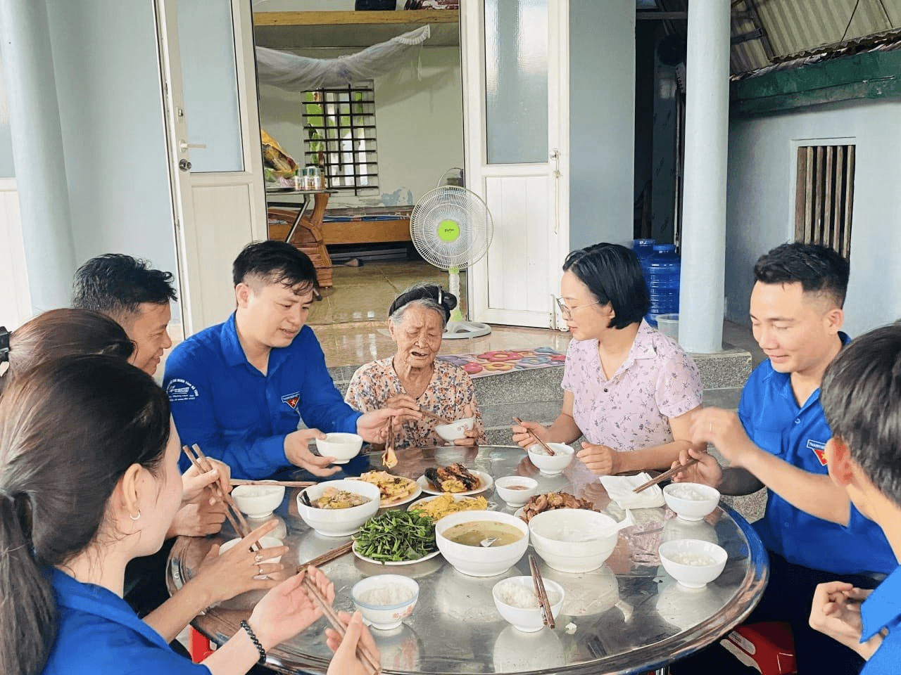 Thư về tòa soạn: Nghĩa tình “Bữa cơm tri ân”