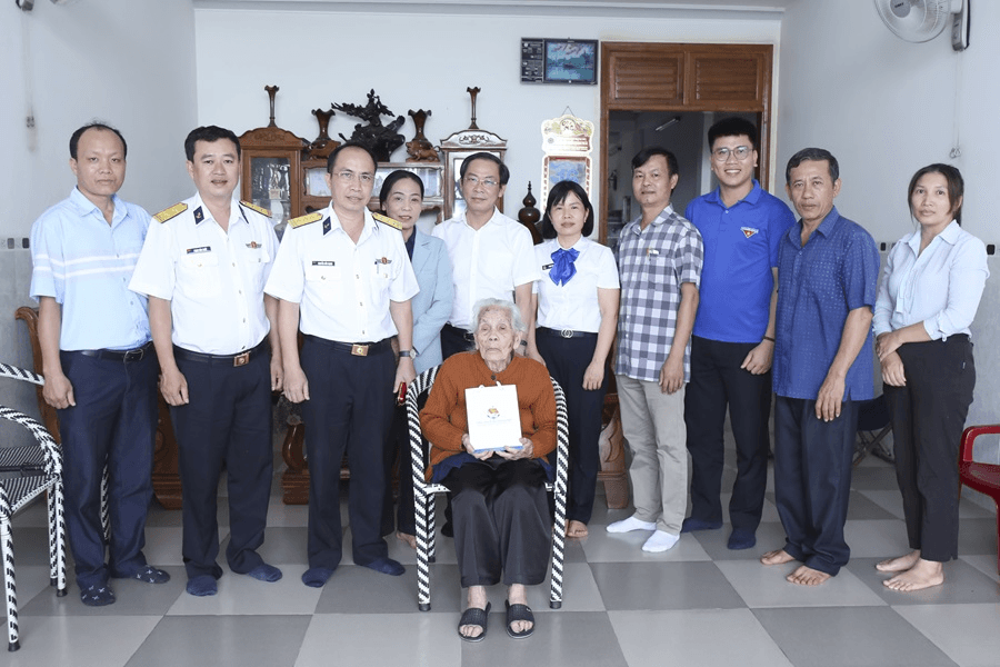 Tân Cảng Sài Gòn tổ chức các hoạt động đền ơn, đáp nghĩa tại Tây Nguyên