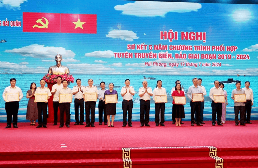 Quân chủng Hải quân sơ kết 5 năm phối hợp tuyên truyền biển, đảo với 63 tỉnh, thành phố và 16 cơ quan, đơn vị