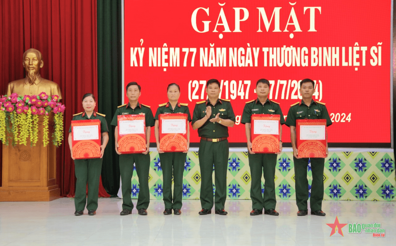 Bộ CHQS tỉnh Tuyên Quang gặp mặt tri ân thân nhân gia đình chính sách