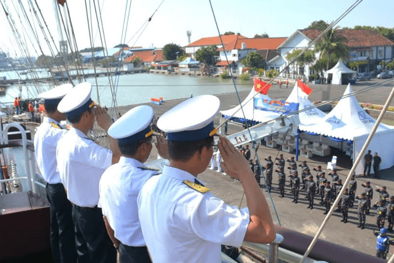 Tàu buồm 286 - Lê Quý Đôn rời Indonesia, lên đường đi thăm, giao lưu với Hải quân Brunei