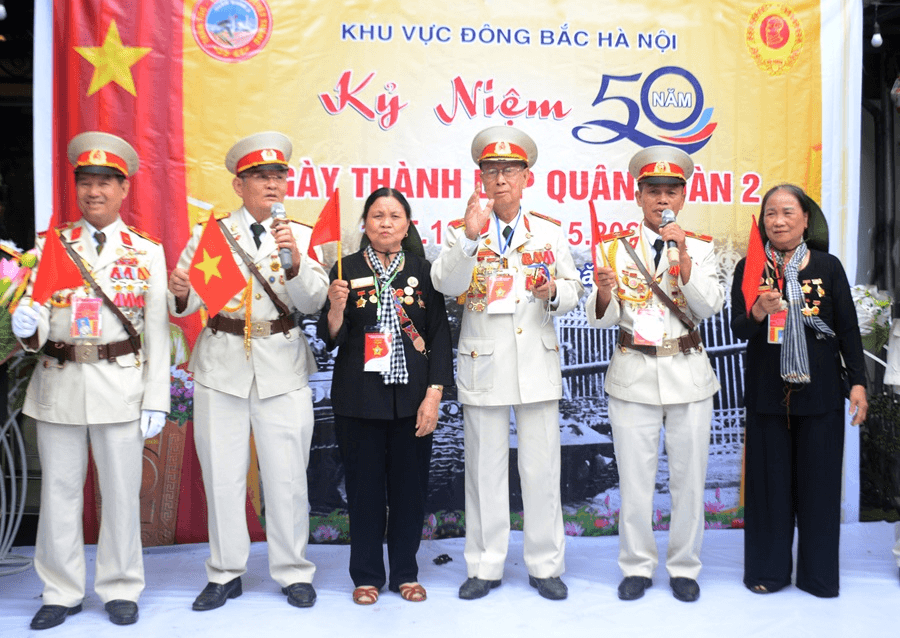 Hát mãi khúc quân hành