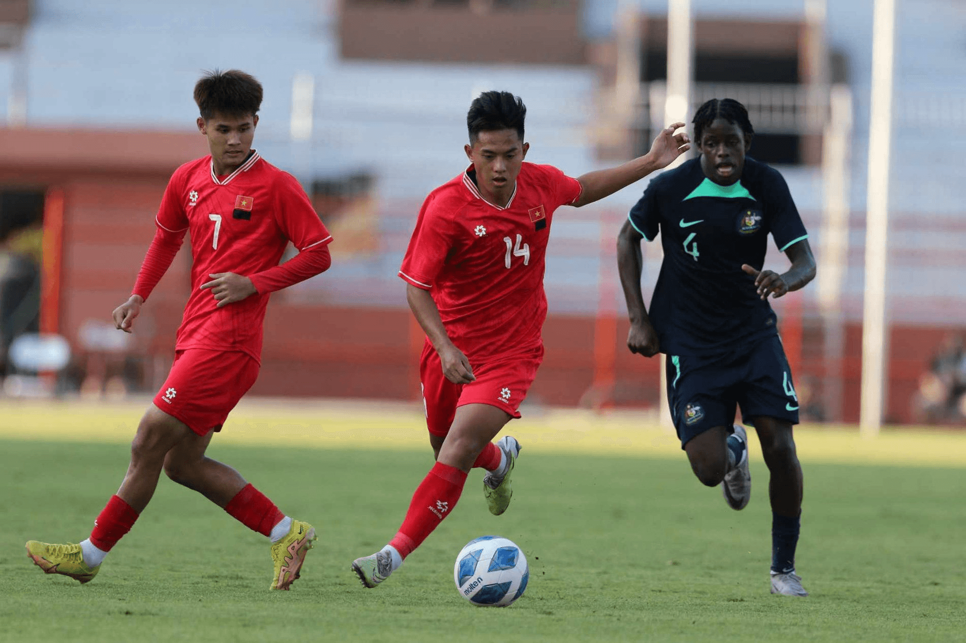 Huấn luyện viên Hứa Hiền Vinh: "U19 Việt Nam thua vì U19 Australia quá mạnh"