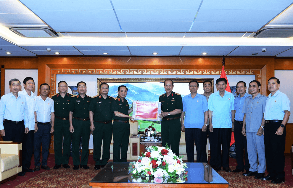 Thượng tướng Trịnh Văn Quyết tri ân, thăm, tặng quà các đồng chí lãnh đạo Đảng, Quân đội nhân kỷ niệm 77 năm Ngày Thương binh-Liệt sĩ
