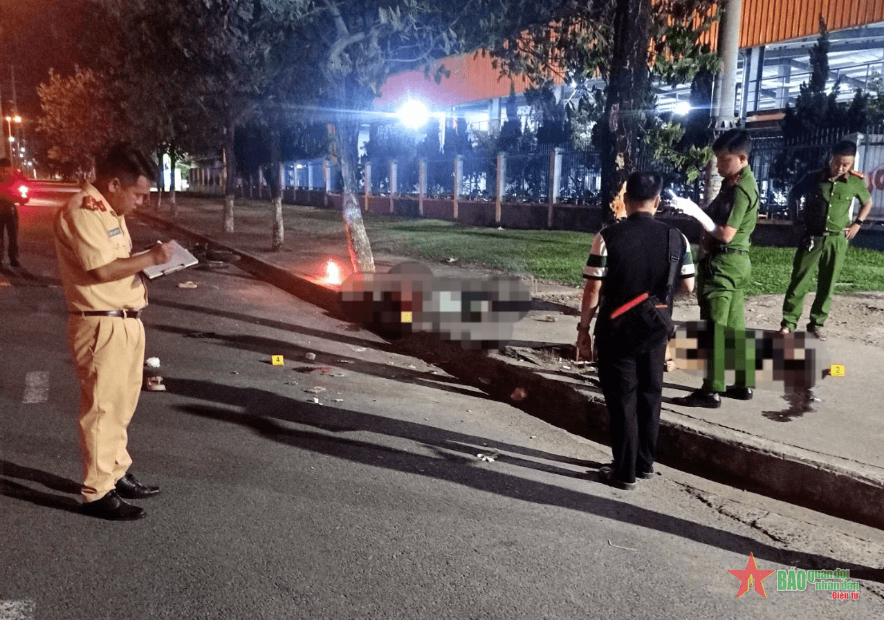 Đà Nẵng: Ba thiếu nữ đi làm về gặp nạn tử vong