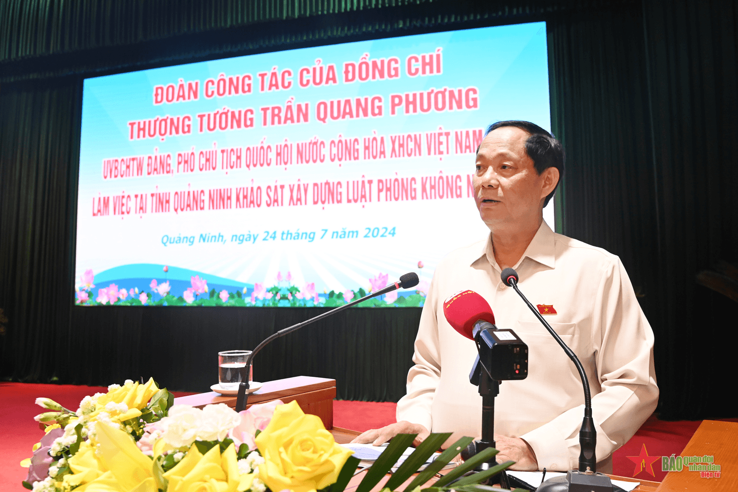Phó chủ tịch Quốc hội Trần Quang Phương làm việc với Ban Chỉ đạo Phòng không nhân dân tỉnh Quảng Ninh