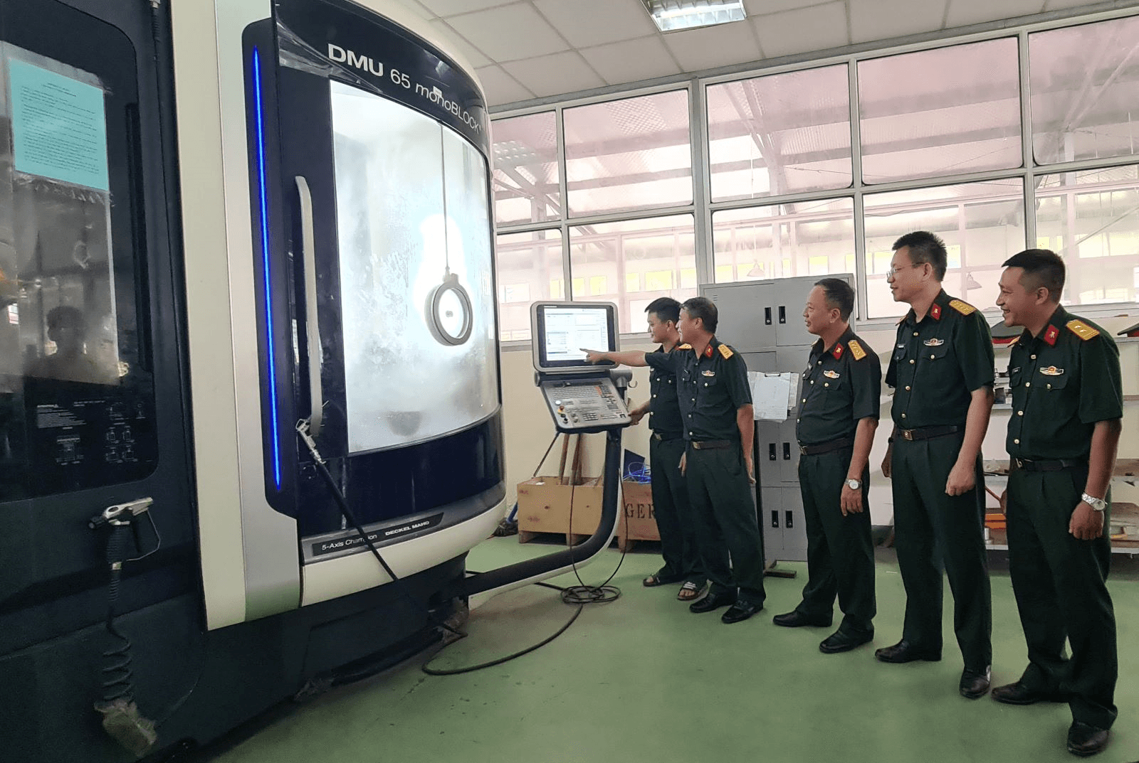 “Bà đỡ” đề tài, nhiệm vụ khoa học