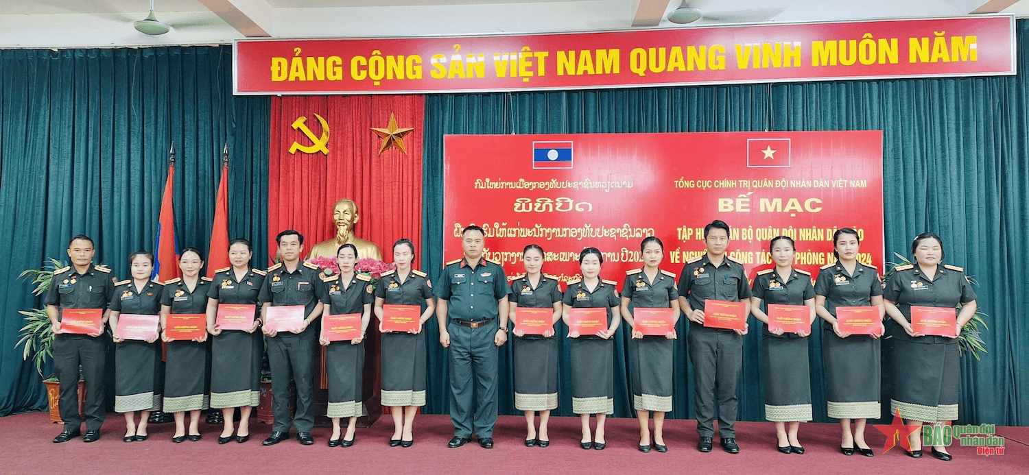 Bế mạc tập huấn nghiệp vụ công tác văn phòng, kỹ thuật in năm 2024 cho cán bộ Quân đội Lào