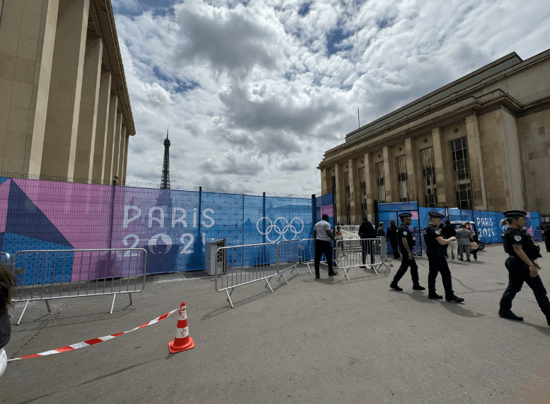 Khai cuộc kịch tính cho Olympic Paris 2024