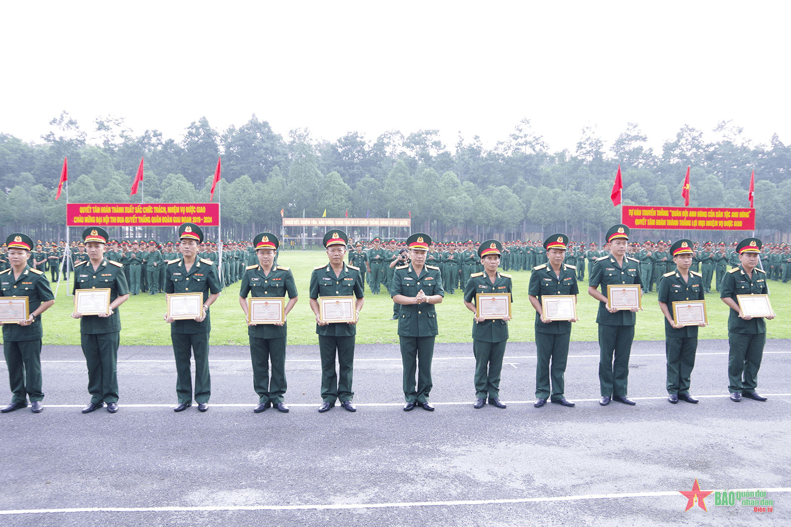 Sư đoàn 9 thi đua cao điểm chào mừng Đại hội Thi đua Quyết thắng Quân đoàn 4 và các ngày lễ lớn
