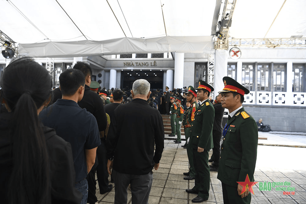 Lặng thầm bảo vệ Lễ quốc tang