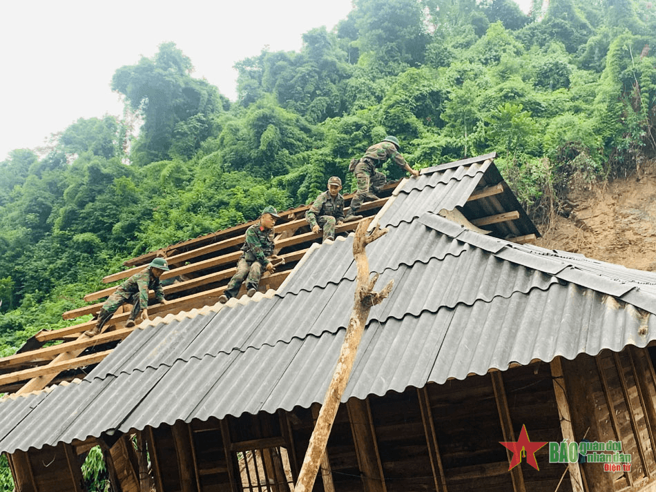Điện Biên: Chăm lo cho người dân vùng lũ