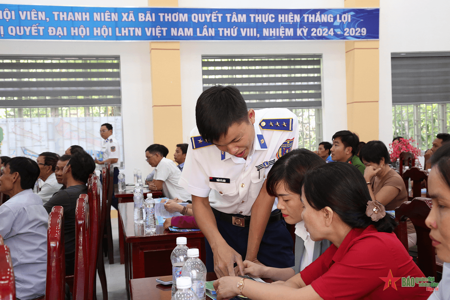 Bộ tư lệnh Vùng Cảnh sát biển 4 tuyên truyền các văn bản mới của pháp luật về chống khai thác IUU