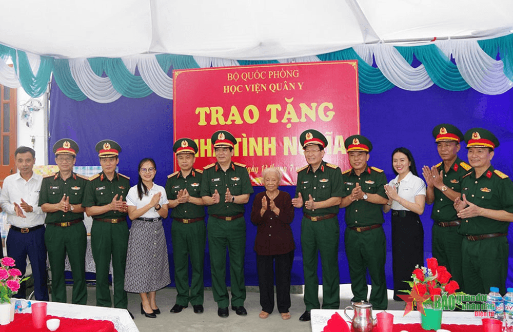 Gắn kết tình quân dân