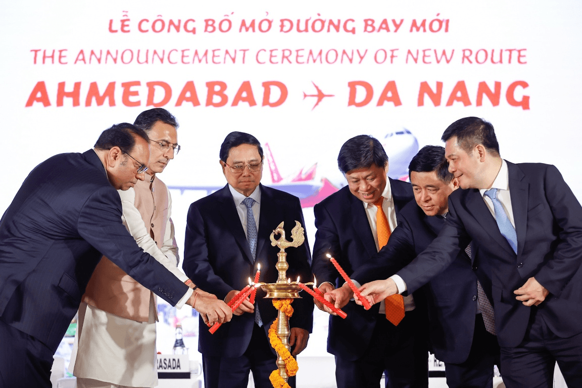 Vietjet chào đón hành khách thứ 200 triệu, công bố đường bay Ahmedabad (Ấn Độ) - Đà Nẵng, tặng 2 triệu vé giá siêu ưu đãi