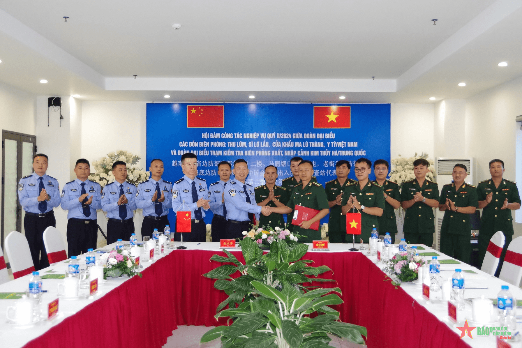 Tăng cường trao đổi giữa Bộ đội Biên phòng tỉnh Lai Châu và Biên phòng Kim Thủy Hà (Trung Quốc)
