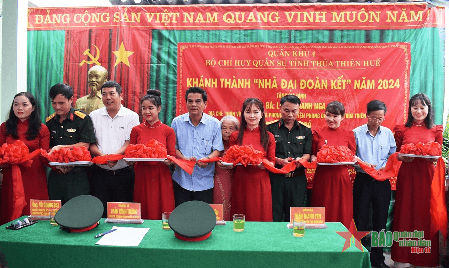 Bộ Chỉ huy Quân sự tỉnh Thừa Thiên Huế khánh thành và bàn giao "Nhà đại đoàn kết"