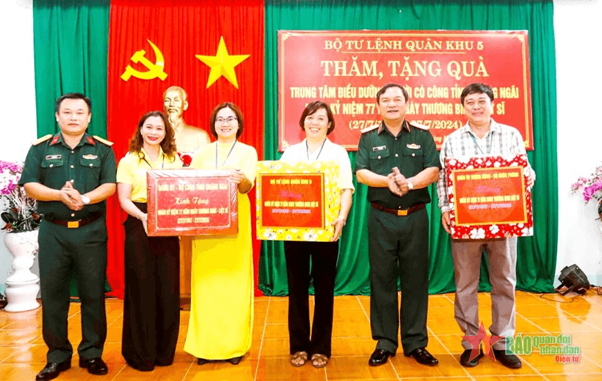 Quân ủy Trung ương, Bộ Quốc phòng tặng quà hơn 2.200 người có công, thân nhân liệt sĩ tại ngũ