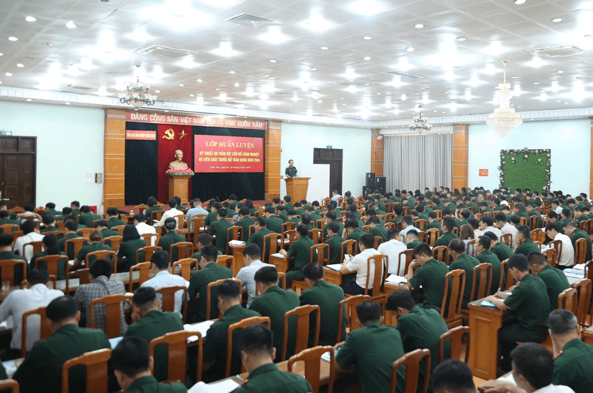Khai mạc lớp huấn luyện kỹ thuật an toàn vật liệu nổ công nghiệp