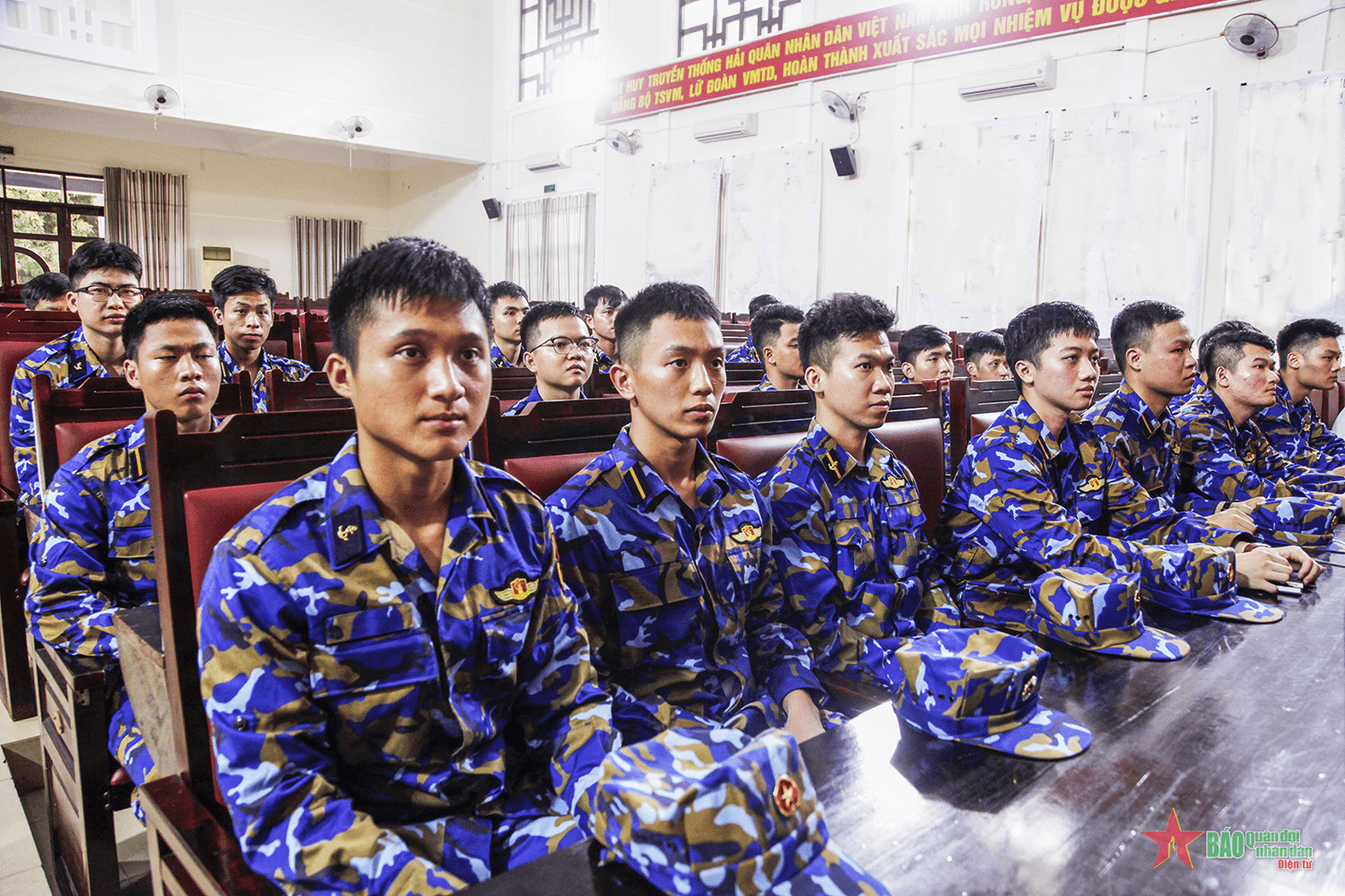 Lữ đoàn 162 (Vùng 4 Hải quân) giao nhiệm vụ cho học viên thực tập