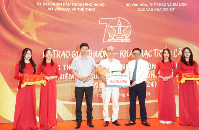 Triển lãm và trao giải tranh cổ động 70 năm giải phóng Thủ đô