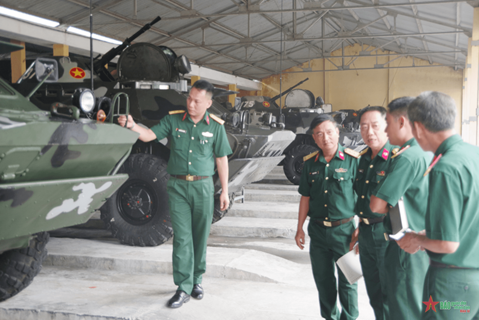Lữ đoàn Tăng thiết giáp 26 (Quân khu 7) bảo dưỡng, sửa chữa đồng bộ phương tiện kỹ thuật