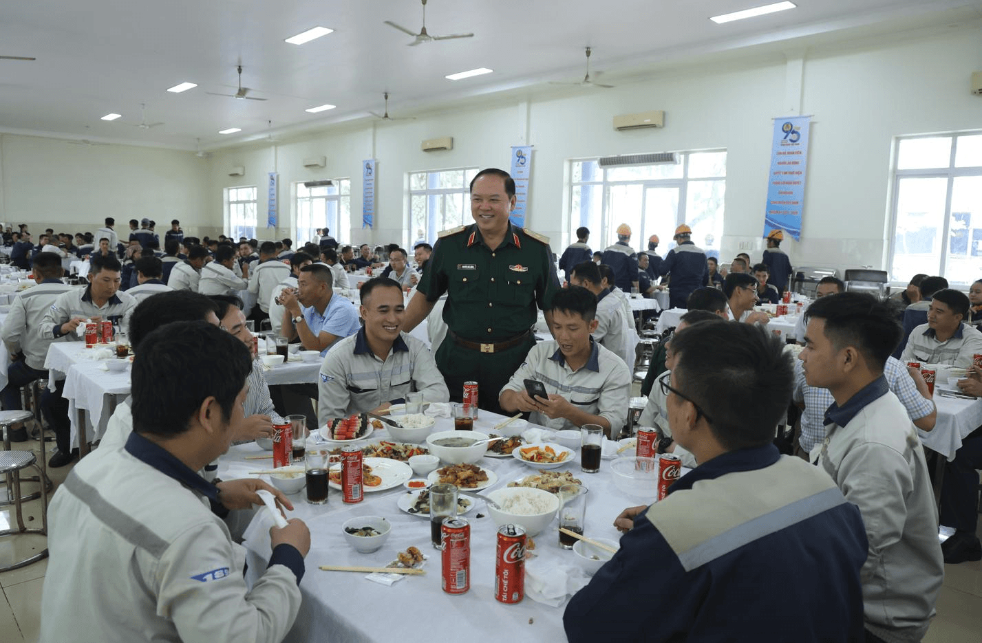 Nhân rộng "Bữa cơm Công đoàn"