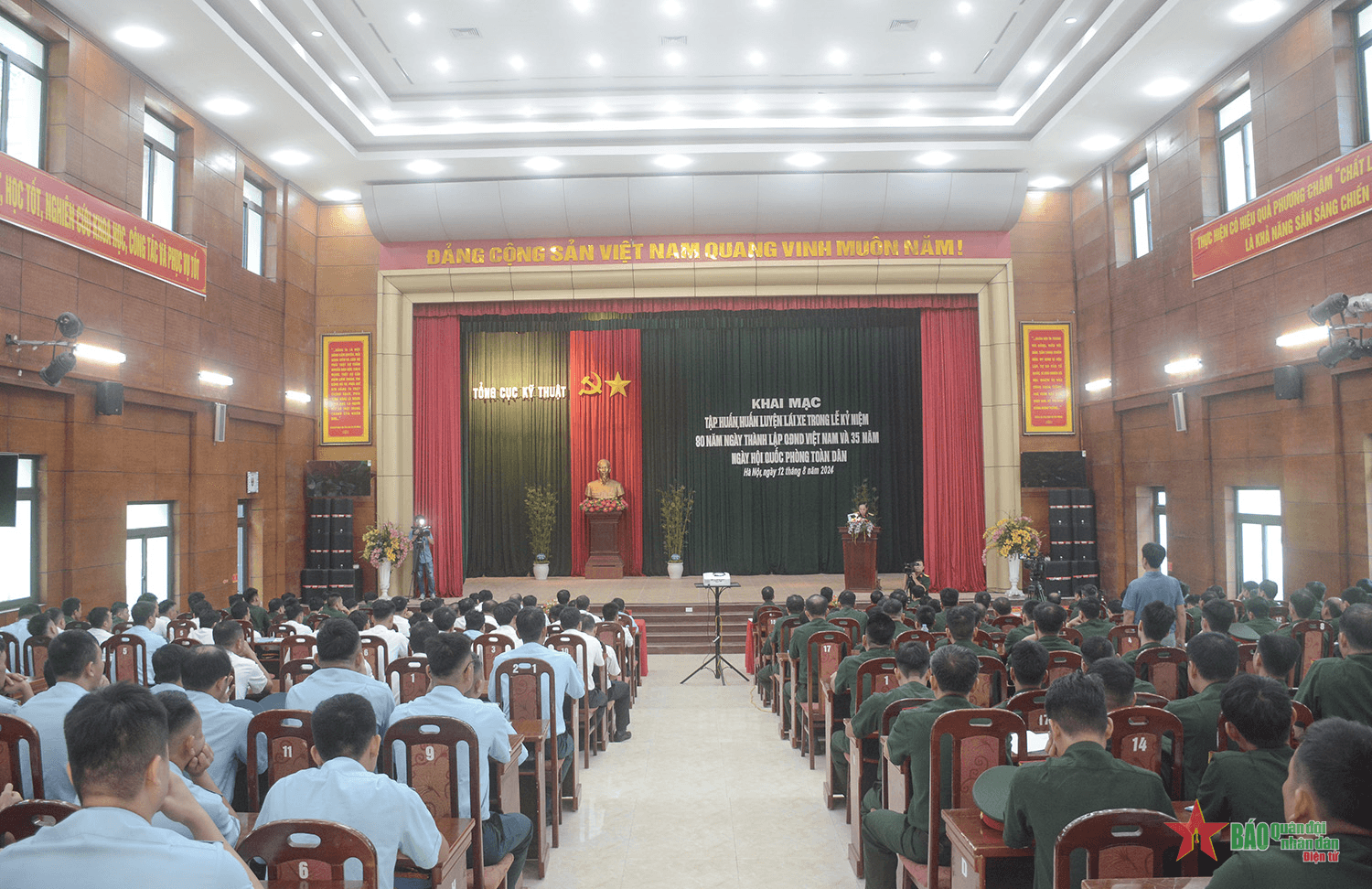 Tập huấn lái xe trong các lễ kỷ niệm lớn năm 2024