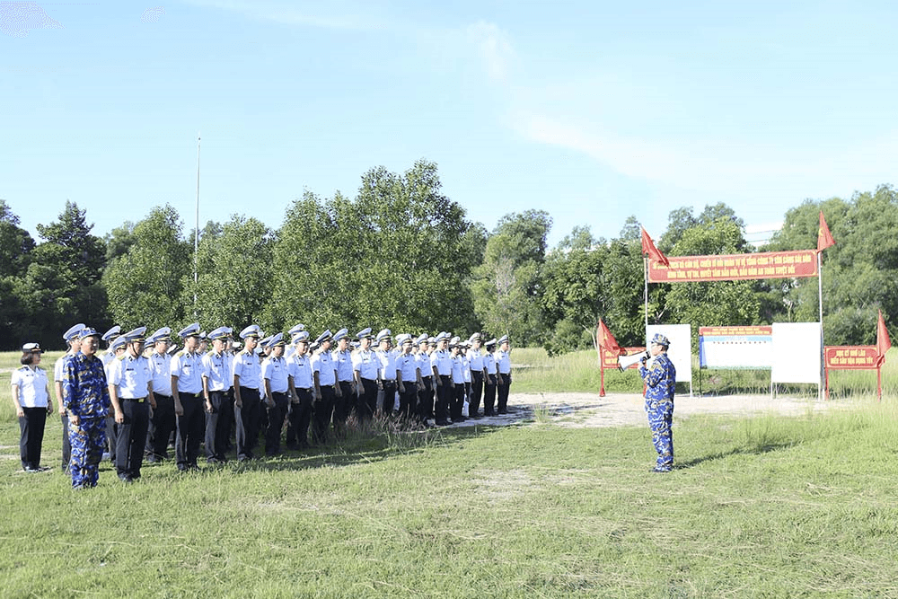 Quân cảng Sài Gòn: Kiểm tra bắn đạn thật súng ngắn K54 và tiểu liên AK