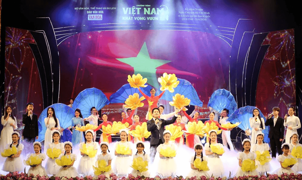 Tinh thần “Ta đi tới” nâng bước chúng ta hướng về tương lai tươi đẹp