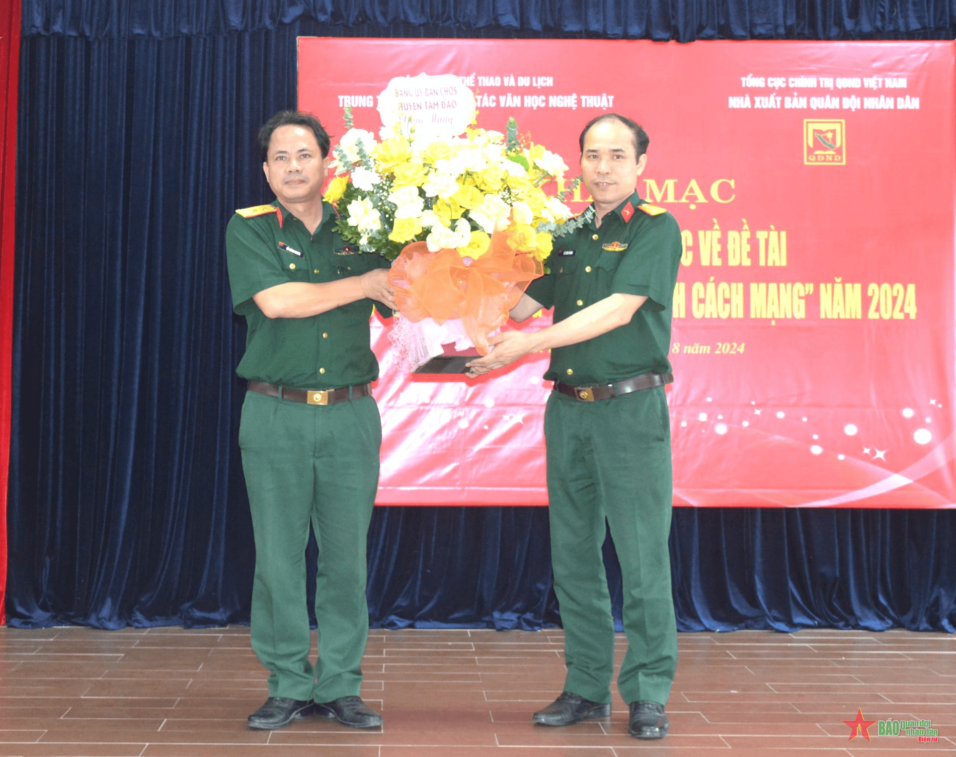 Nhà xuất bản Quân đội nhân dân khai mạc trại sáng tác văn học về đề tài lực lượng vũ trang