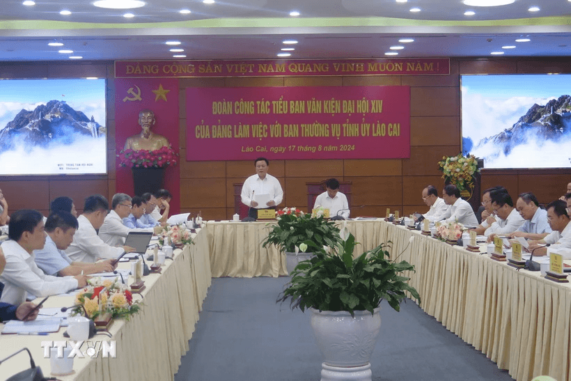 Đoàn Tiểu ban Văn kiện Đại hội XIV của Đảng làm việc với Tỉnh ủy Lào Cai