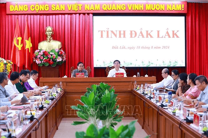 Thủ tướng Phạm Minh Chính làm việc với Ban Thường vụ tỉnh Đắk Lắk