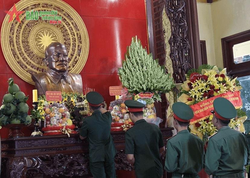 An Giang: Dâng hương tưởng niệm Ngày sinh Chủ tịch Tôn Đức Thắng