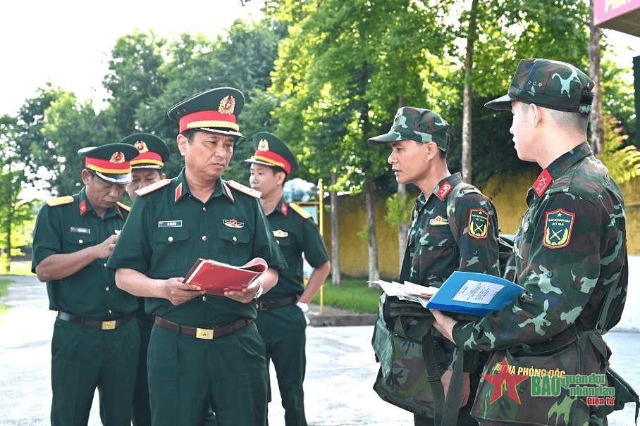 Bộ tư lệnh Quân khu 4 kiểm tra kết quả thực hiện nhiệm vụ quân sự, quốc phòng tại Thừa Thiên Huế