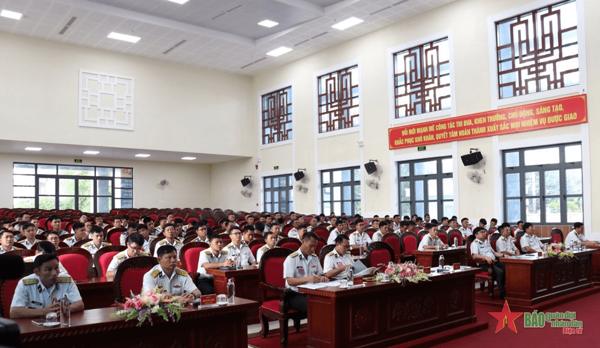 Lữ đoàn 127: Khai mạc Hội thi tàu chính quy mẫu mực và Hội thao huấn luyện tàu năm 2024
