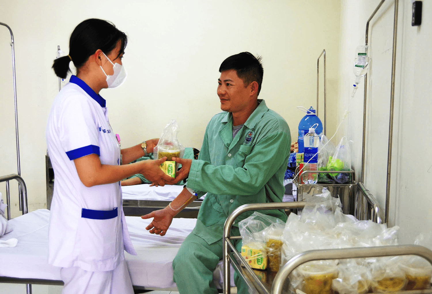 Thư về tòa soạn: Cháo thiện nguyện của các đầu bếp