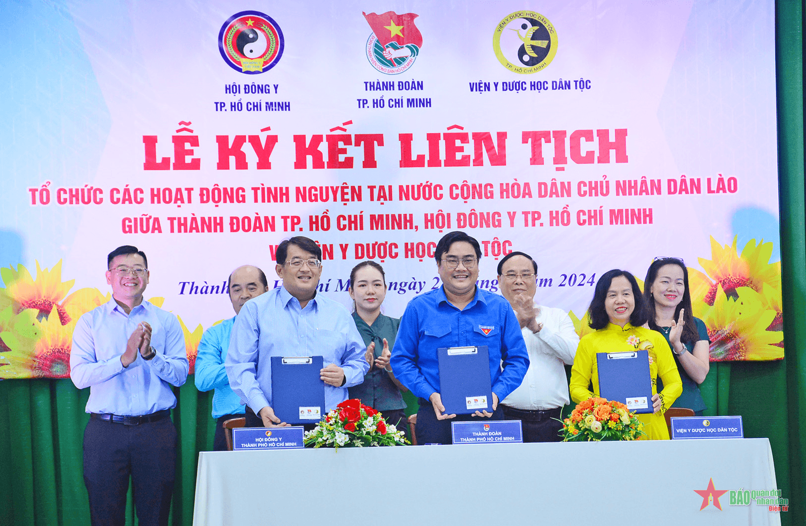 Ký kết tổ chức các hoạt động tình nguyện ý nghĩa tại nước bạn Lào